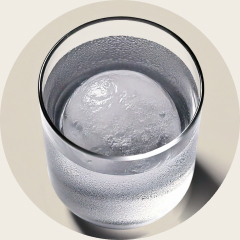 A clear glass of water with LG’s 2019 industry-first round Craft Ice, designed to melt slowly and preserve drink flavor.