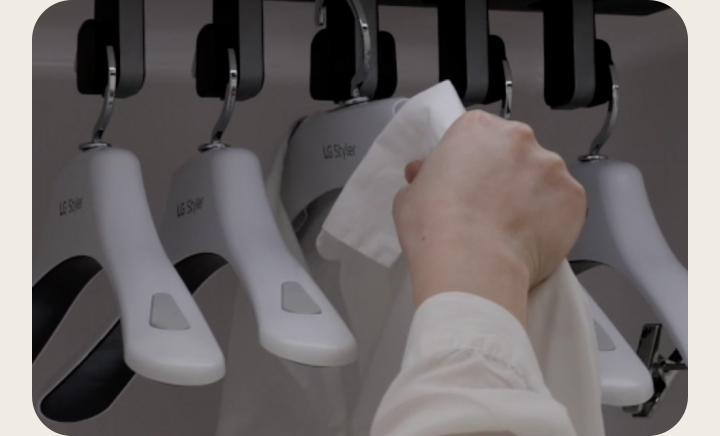 Starting a quick refresh cycle after hanging clothes