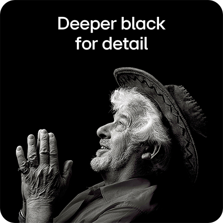 LG Monitor 27U730A delivering deeper black and outstanding contrast to clearly represent fine details in black-and-white imagery.