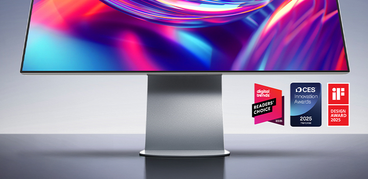 LG UltraFine™ evo 32U990A product image with its logo and awards logos below