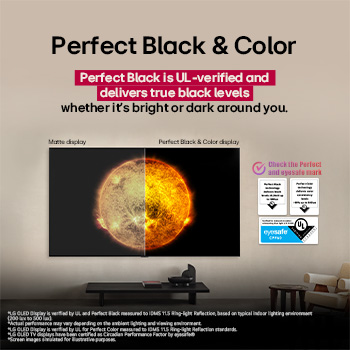 Salle de séjour équipée d’un LG OLED TV fixé au mur. Le téléviseur montre une chaîne de montagnes sur fond de ciel sombre et étoilé. Cette scène est divisée en deux pour montrer comment des Noirs parfaits offrent des niveaux de noir authentiques, qu’il fasse clair ou sombre autour de vous. L’une des faces de la scène présente une version plus terne et grise du paysage étiqueté « Matte display ». De l’autre côté, l’image est plus agréable, avec une plus grande gamme dynamique de noirs et de blancs. Il s’agit de l’affichage « Perfect Black » (Noirs parfaits). La certification du logo est également visible, la technologie Noirs parfaits offre des niveaux de noir inférieurs ou égaux à 0,24 nit jusqu’à 500 lux. Une bulle de texte se trouve juste à côté et indique qu’il faut vérifier la marque de certification Noirs parfaits.