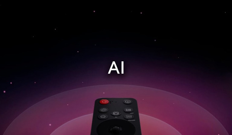 La AI Magic Remote avec le bouton AI mis en évidence. Une représentation graphique de l’interface utilisateur accompagnée d’icônes montre comment le bouton AI permet aux utilisateurs d’accéder aux différentes fonctionnalités de l’IA. Les services comprennent AI Voice ID, AI Search, AI Chatbot, AI Concierge, AI Picture Wizard et AI Sound Wizard. La fonctionnalité est ensuite présentée lorsque le curseur apparaît sur une interface, montrant comment la télécommande peut être utilisée comme une souris aérienne pour simplement pointer et cliquer.
