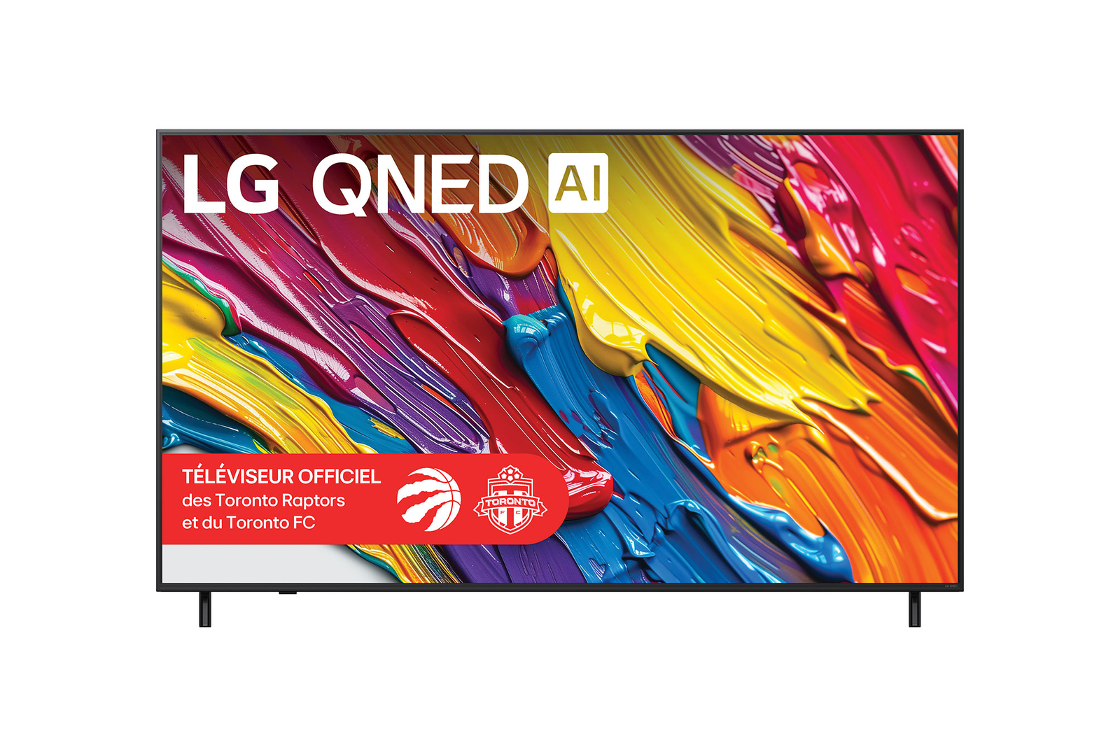 Vue avant du LG QNED82 TV, avec le logo LG QNED AI dans le coin supérieur. Le LG QNED TV présente des textures colorées rappelant une peinture en mouvement.