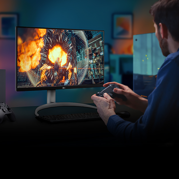 Moniteur de jeu LG montrant un jeu d'action avec un joueur tenant une manette illustre le VRR pour un mouvement plus fluide.
