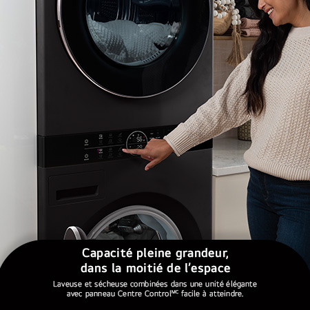 Le LG WashTower WKHC252HBA en Noir Acier, illustrant sa pleine capacité dans un design compact, avec une utilisation simplifiée grâce au panneau Center Control™.