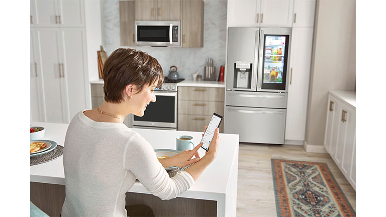 Utilisez l’application ThinQMD pour surveiller et commander les appareils électroménagers intelligents de LG