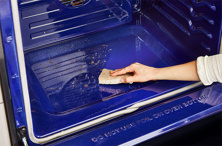 Speed Clean Your Oven with our 10-Minute EasyClean® Cycle