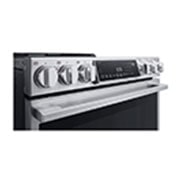 LG Cuisinière élec. de 6,3 pi³/30 po LG STUDIO | ProBake Conv., Air Sous-Vide, Air Fry, SelfClean, EasyClean🅫, intell., acier inox., encastr., LSES6338F