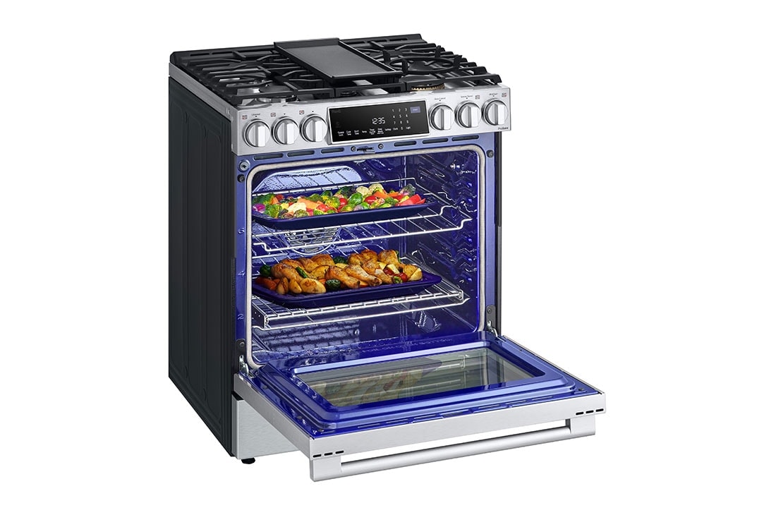 LG Cuisinière au gaz. de 6,3 pi³/30 po LG STUDIO | ProBake Conv., Air Sous-Vide, Air Fry, SelfClean, EasyClean🅫, acier inox., encastr., LSGS6338F