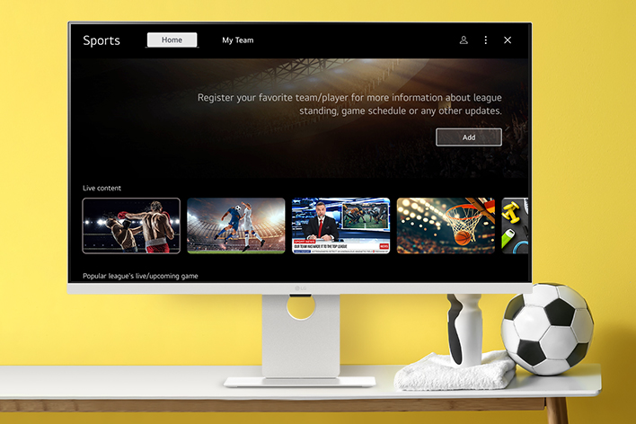 L’écran du LG Smart Monitor diffuse des chaînes de sports en direct.