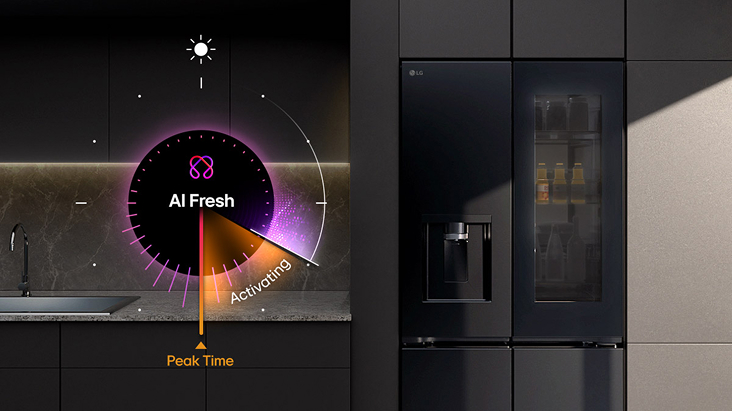 ثلاجة LG مع رسم توضيحي لميزة AI Fresh يوضح رسمًا بيانيًا دائريًا يضبط التبريد قبل وقت ذروة الاستخدام.