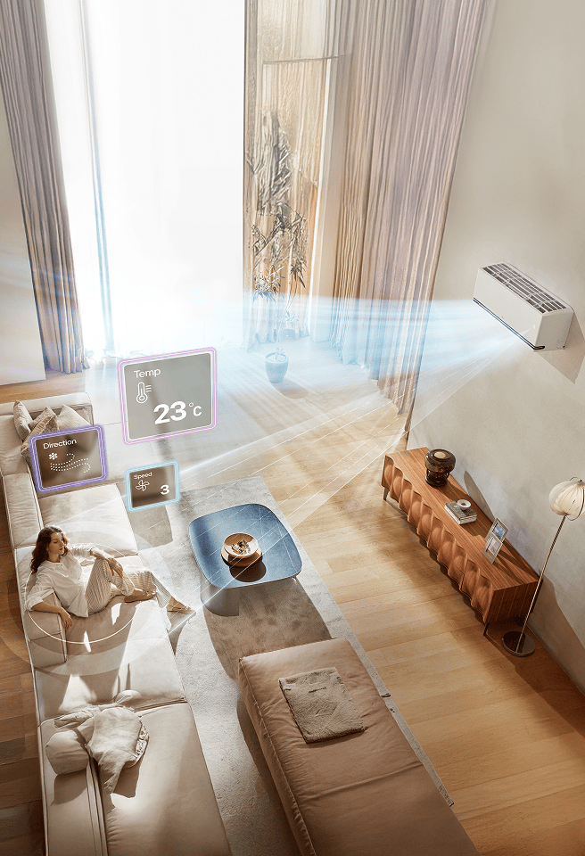 يقوم مكيف الهواء LG DUAL Inverter بتبريد غرفة المعيشة الحديثة المطلة على المحيط، بفضل تقنية ThinQ AI.