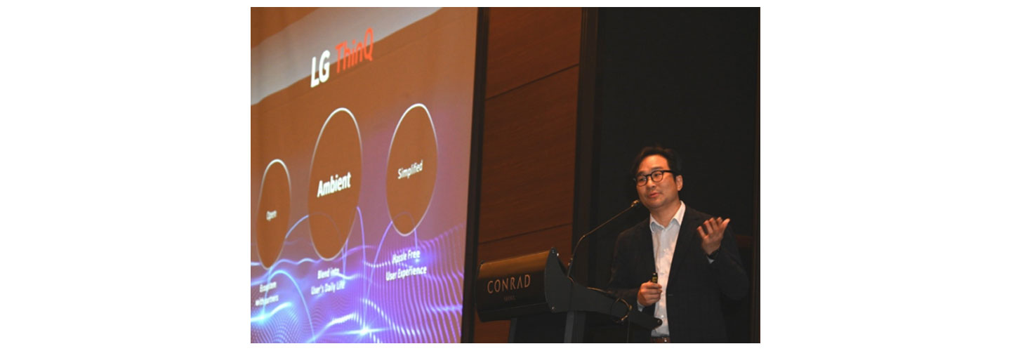 Jung Ki-hyun, vice president of LG platform business center, is introducing the vision of LG ThinQ at the Connectivity Standards Alliance conference