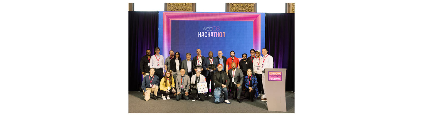 A photo of the 15 teams that participated in the webOS Hackathon posing for the camera together