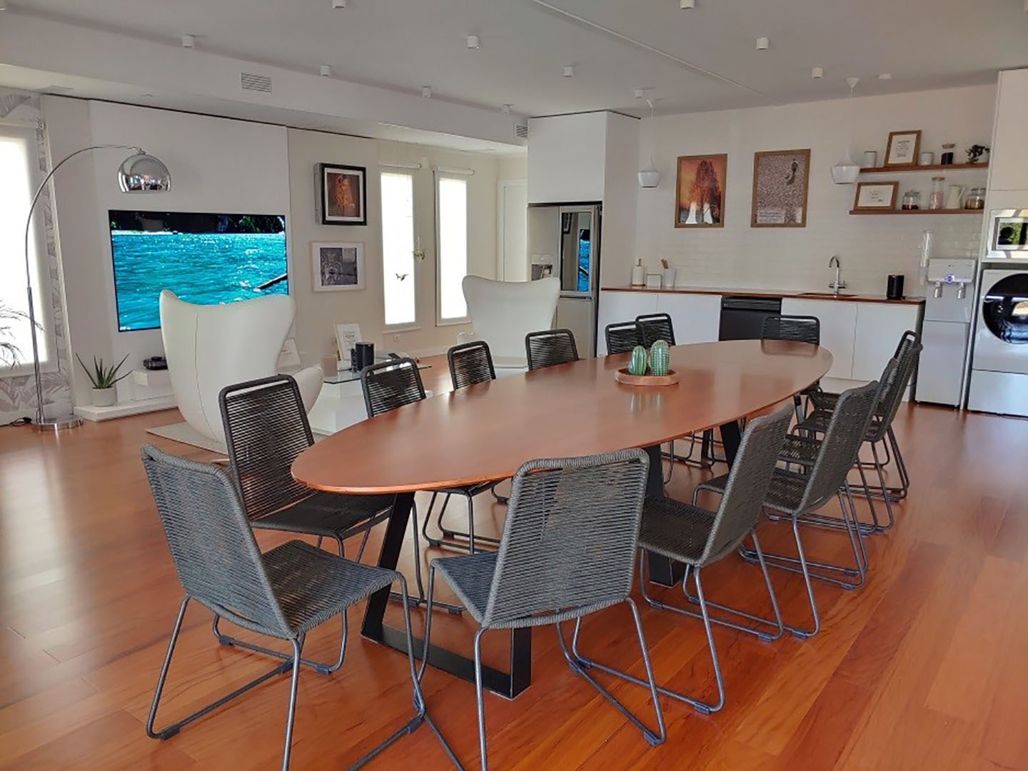 An inside view of LG LG Hanok ThinQ & Passivhaus with LG ThinQ AI-enabled eco-friendly home appliances