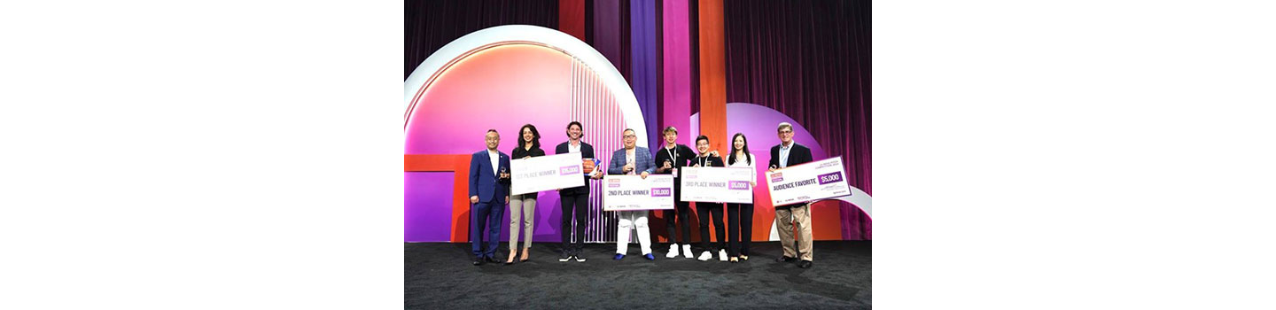 Dr. Sokwoo Rhee with the winners of the pitch competition at the 2022 LG NOVA Innovation Festival
