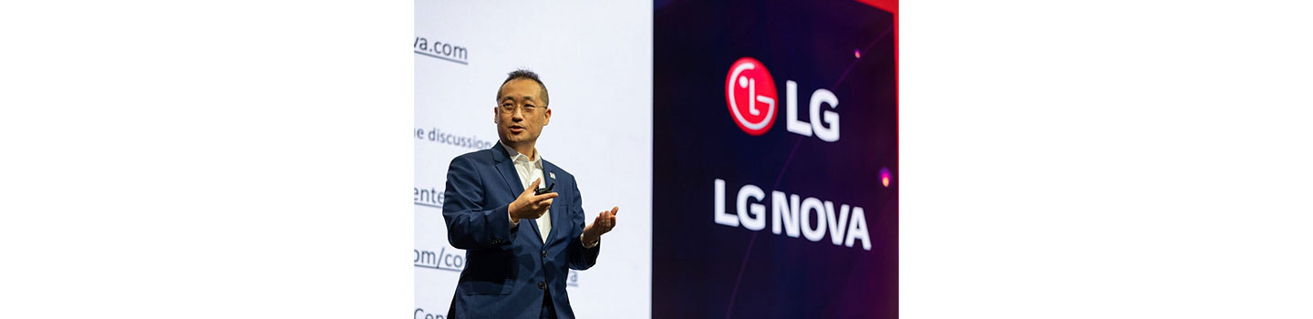 Dr. Sokwoo Rhee, SVP of Innovation for LG Electronics, Head of LG NOVA marking a speech at LG NOVA event
