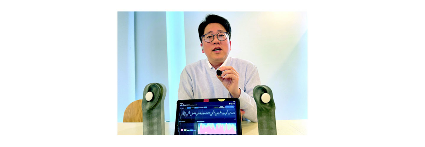 Noh Seung-pyo, CIC head of LG’s SleepWave company, explaining about the product