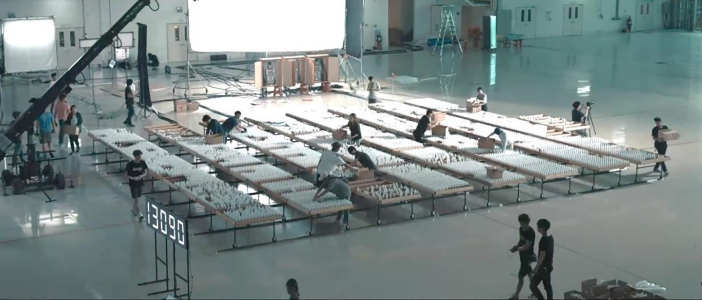 LG BREAKS ANOTHER GUINNESS WORLD RECORDS™ TITLE THIS TIME WITH LIGHTBULBS