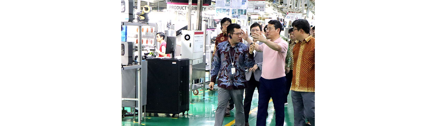 LG CEO Cho visiting Asian production base with local LG employees