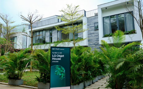 A picture of the outside of the LG Objet House
