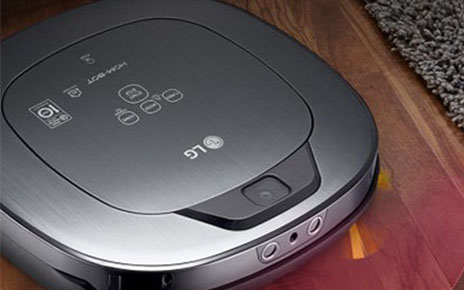 The image shows how to activate the Home-Guard feature on LG HOM-BOT settings.