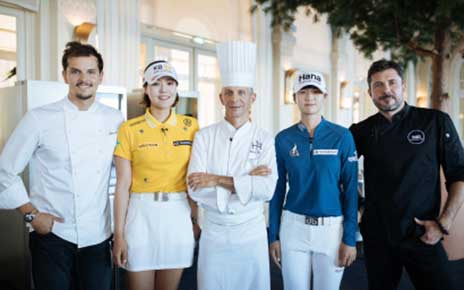 A group photo of star chefs Patrice Vander, Juan Arbelaez and Christopher Crell, and golfers Park Sung-hyun and Chun In-gee