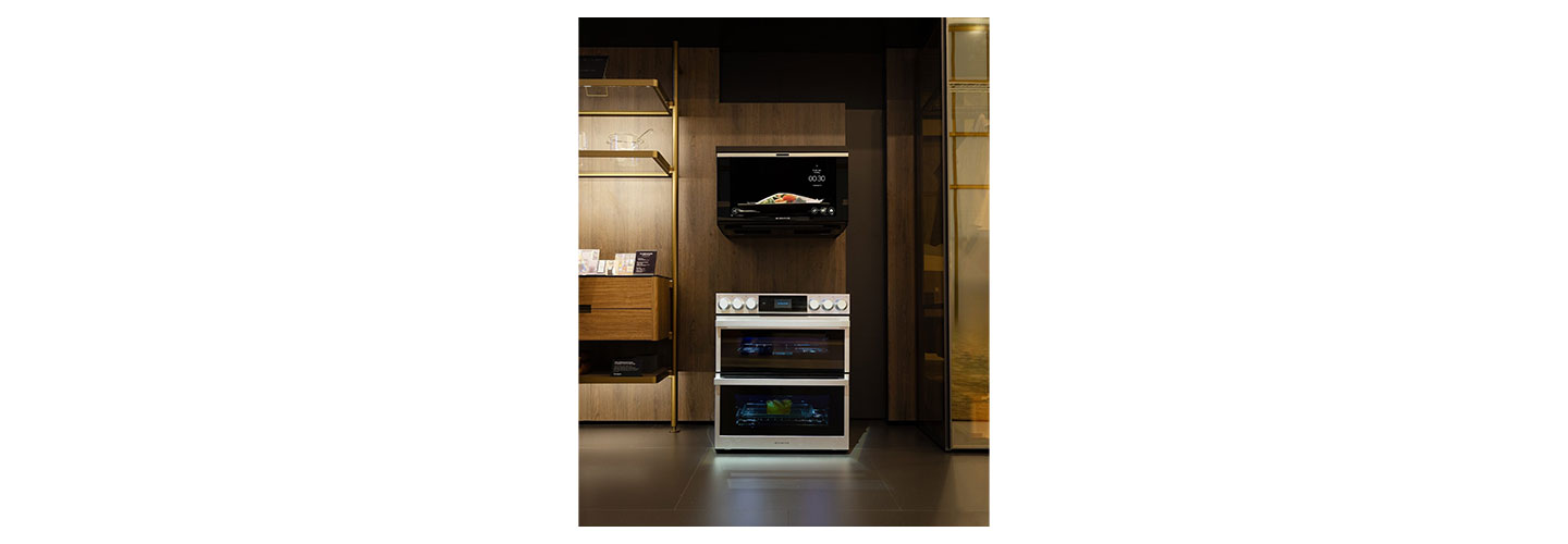 LG SIGNATURE Over-the-Range Microwave Oven with Smart InstaView™ and Double Oven Slide-in Range with InstaView™