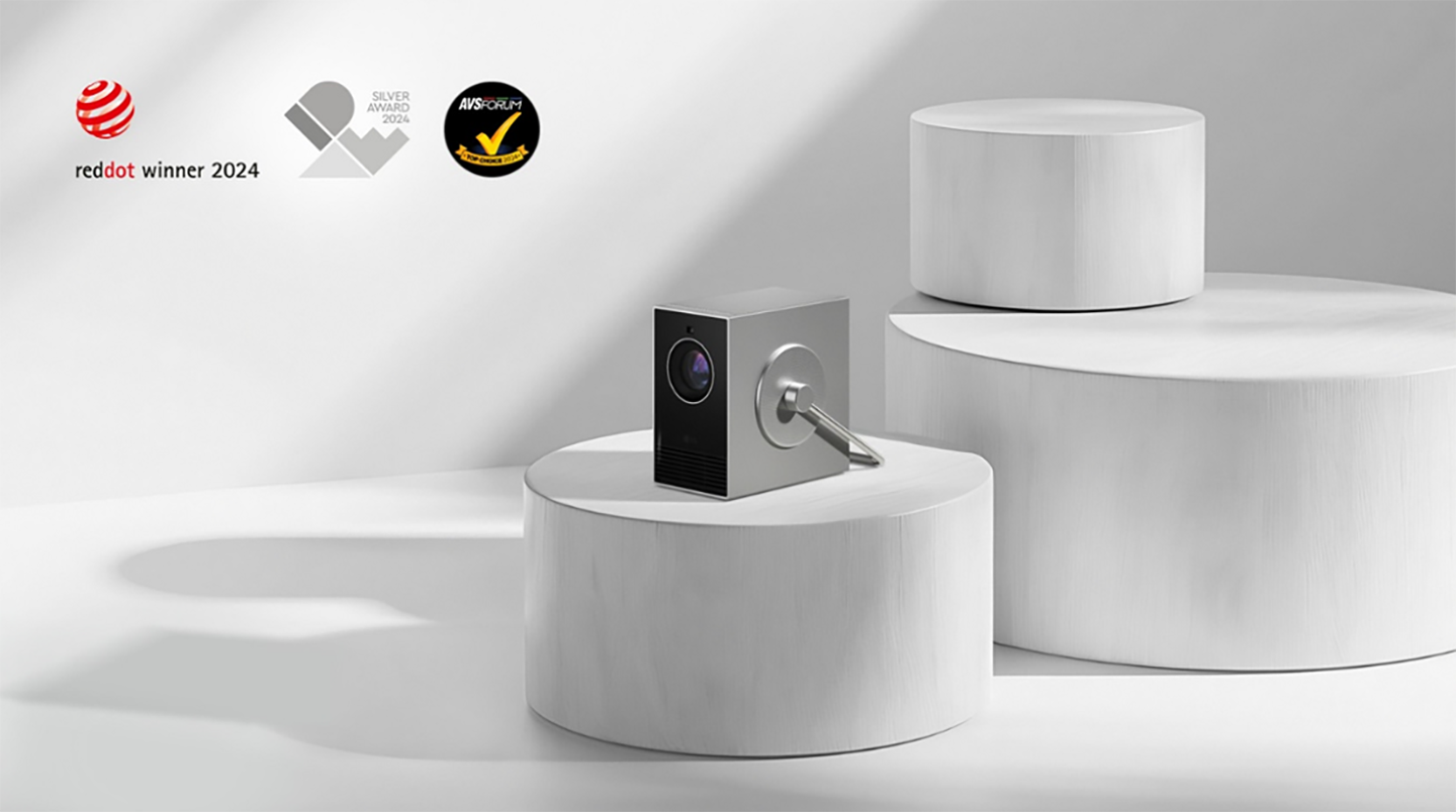 A picture of LG CineBeam Q with logos of the award won