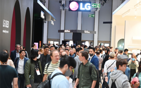 LG Booth crowded with many visitors interested in LG products