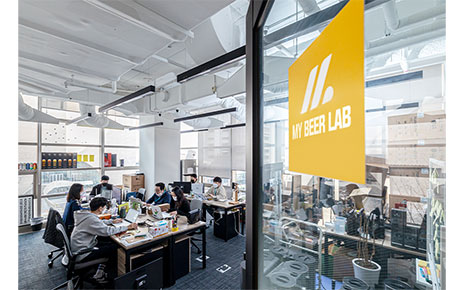 LG’s My Beer Lab office full of employees
