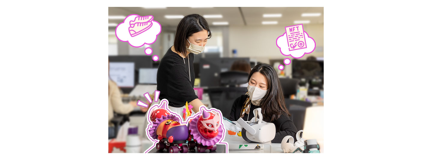 Ju So-mi and Kang Ji-young, specialists at the LG Envisioning Team, working with Monshoecl prototypes at their office