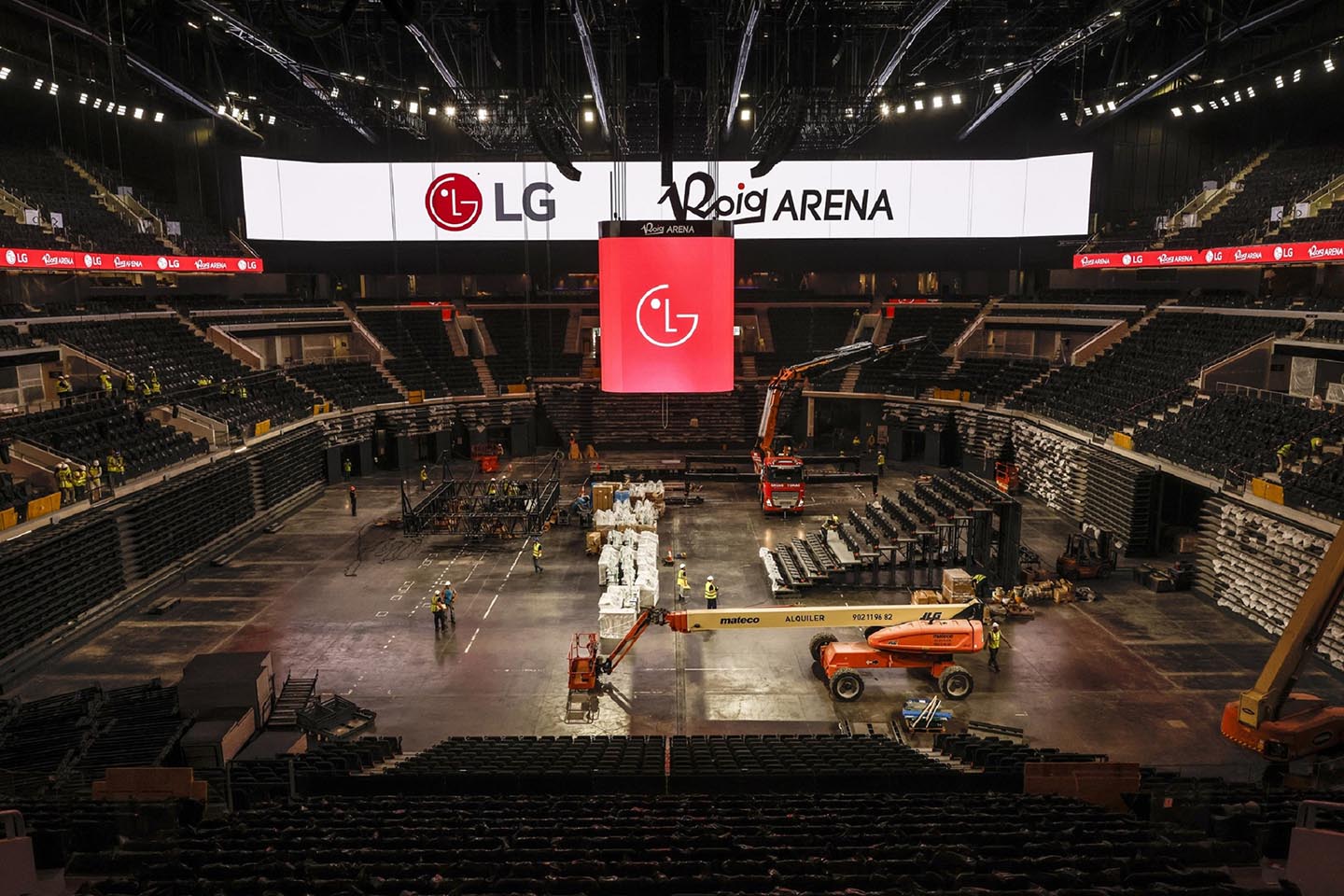 eimagining Arena Entertainment at Spain’s Roig Arena