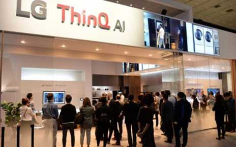 People gathering at the entrance of the LG ThinQ AI zone at IFA 2018