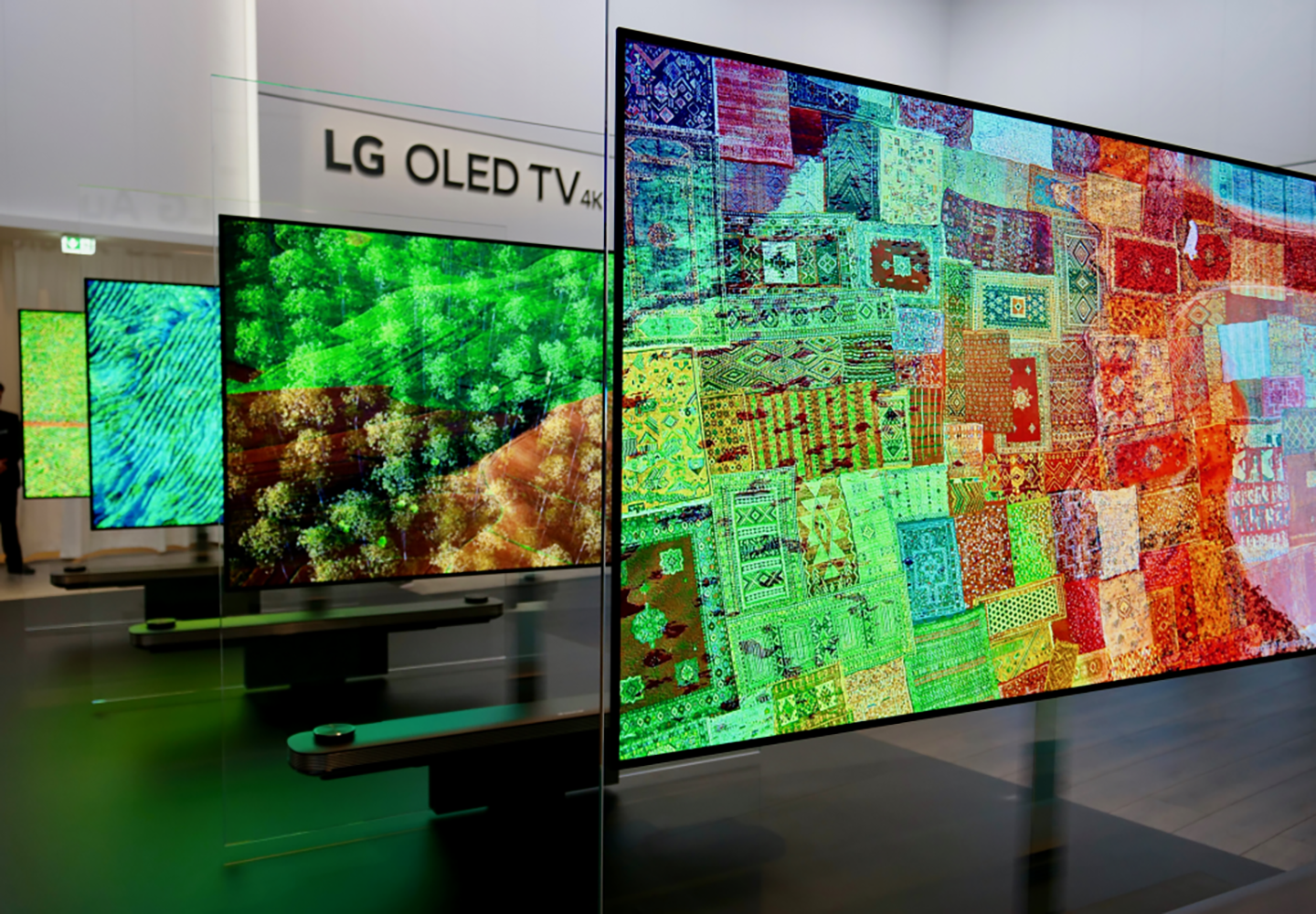 THE EVOLUTION OF LG OLED TV FROM OUTLIER TO PREMIUM CATEGORY LEADER