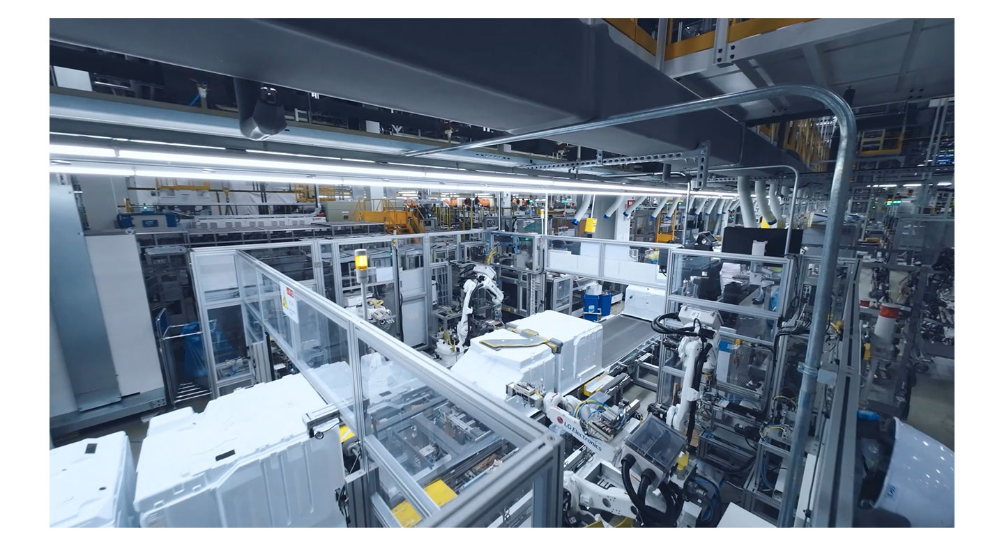 A picture of LG Smart Park’s automated manufacturing system.