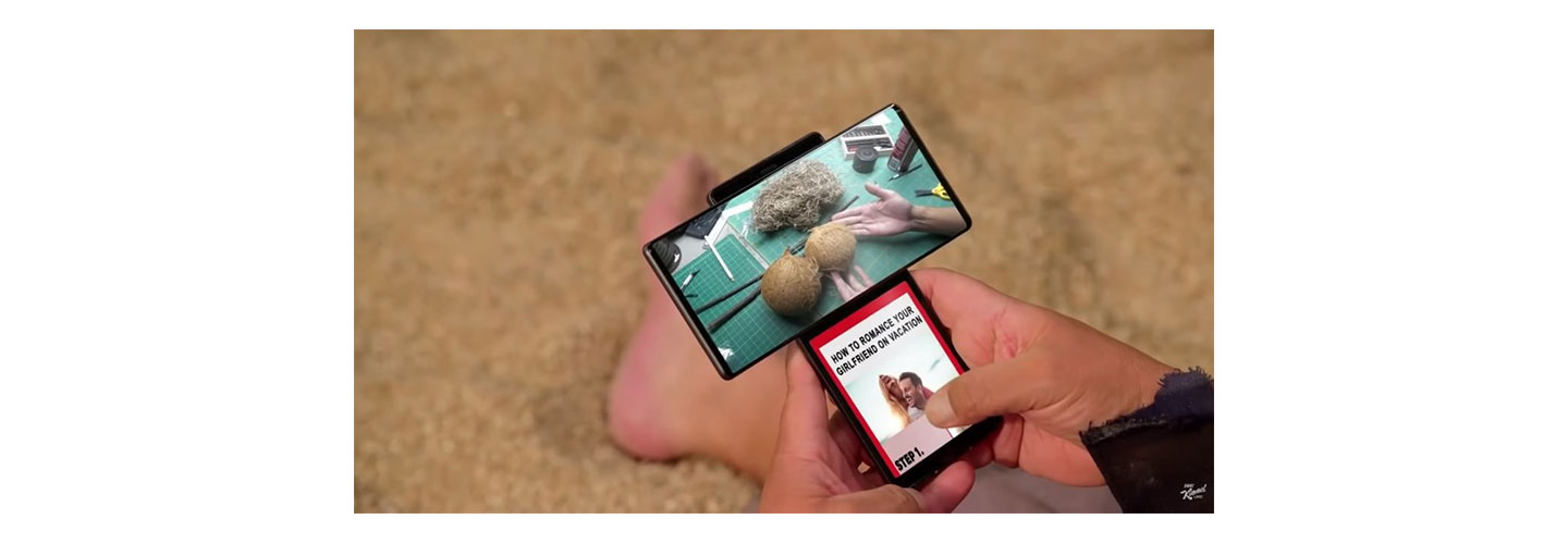 Guillermo of famous American talk show Jimmy Kimmel Live! uses LG WING’s ability to watch videos and surf the web simultaneously during a comedy sketch