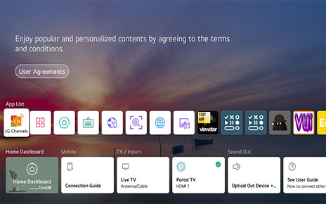 A TV screen displaying various apps and the icon confirming a successful connection with Portal TV