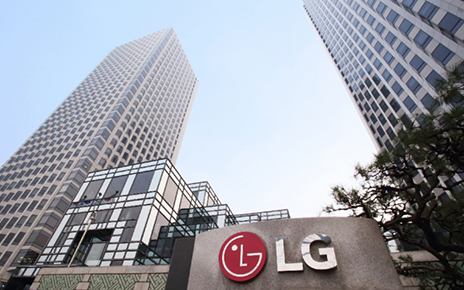 A picture of LG Twin Towers in the daytime
