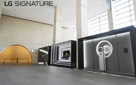 A shot of the LG SIGNATURE product exhibition zone at LG Arts Center SEOUL from the right