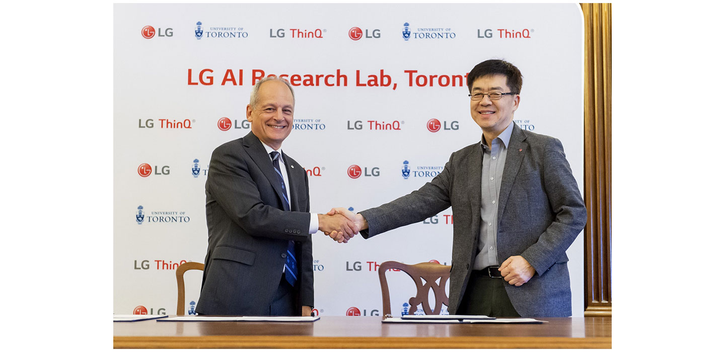 LG Electronics’ president and chief technology officer, Dr. I.P. Park, shake hands with University of Toronto president, Meric Gertler.