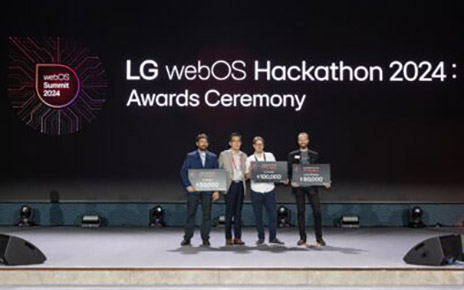 Chris Jo, senior vice president of platform business at LG Home Entertainment Company, poses for a photo alongside the winners of the LG webOS Hackathon 2024