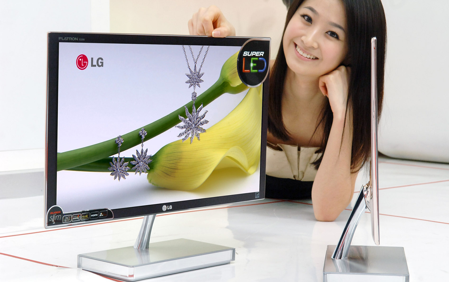 LG CLAIMS TOP GLOBAL MARKET SHARE IN LED MONITORS