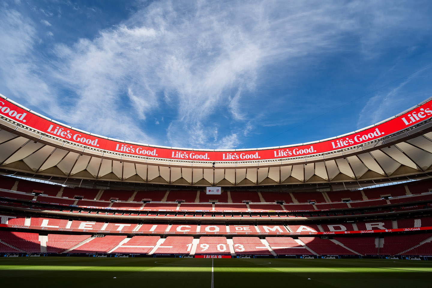 LG Delivers Massive Ribbon Board to Iconic Madrid Football Stadium
