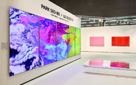 LG OLED TV Brings Park Seo-Bo’s Nature-Inspired Colors to Life at Frieze Seoul 2025