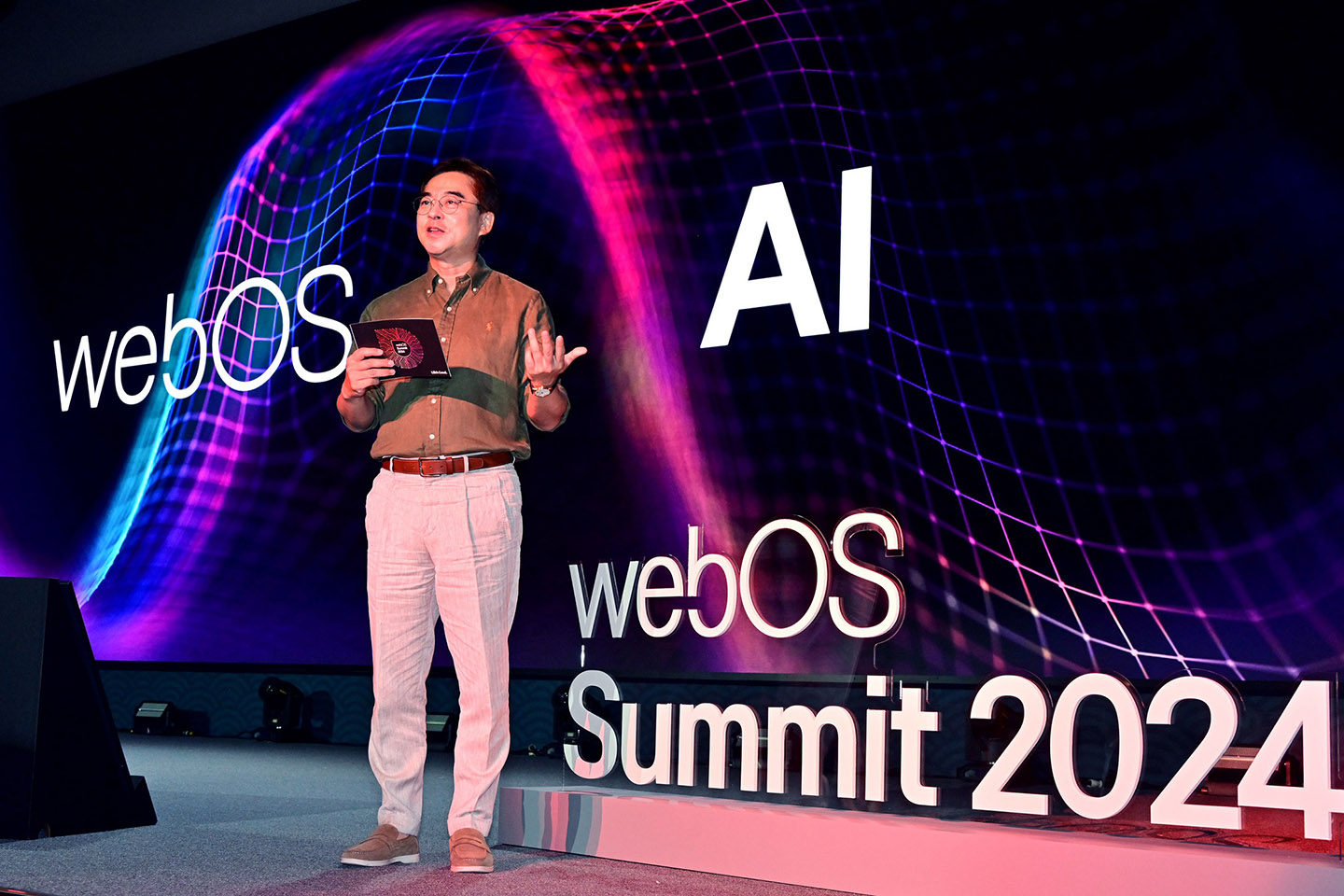 Park Hyoung-sei, president of the LG Home Entertainment Company, presents at webOS Summit 2024