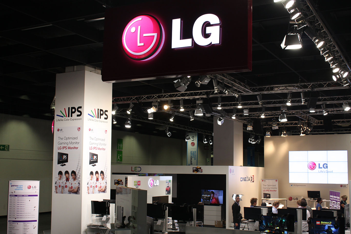 LG TO WOW GAMING FANS WITH IPS MONITORS AT GAMESCOM 2012