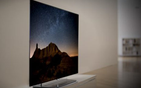 LG TOUTS THE POWER OF OLED IN SLICK NEW CAMPAIGN