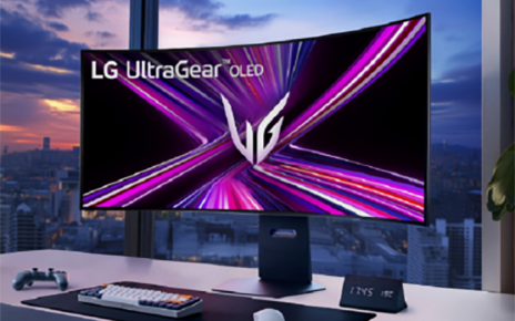 LG UltraGear 45GX990A gaming monitor on bended screen mode