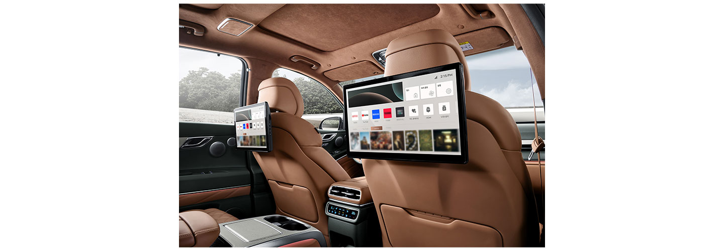 Multi-display function in action inside the cabin